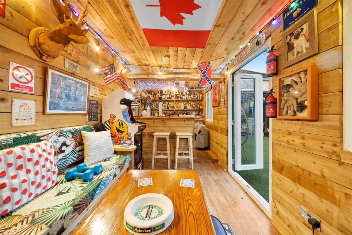 Parkfield Avenue, Netherton