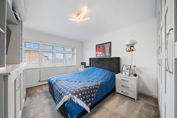 Felsted Drive, Aintree Village