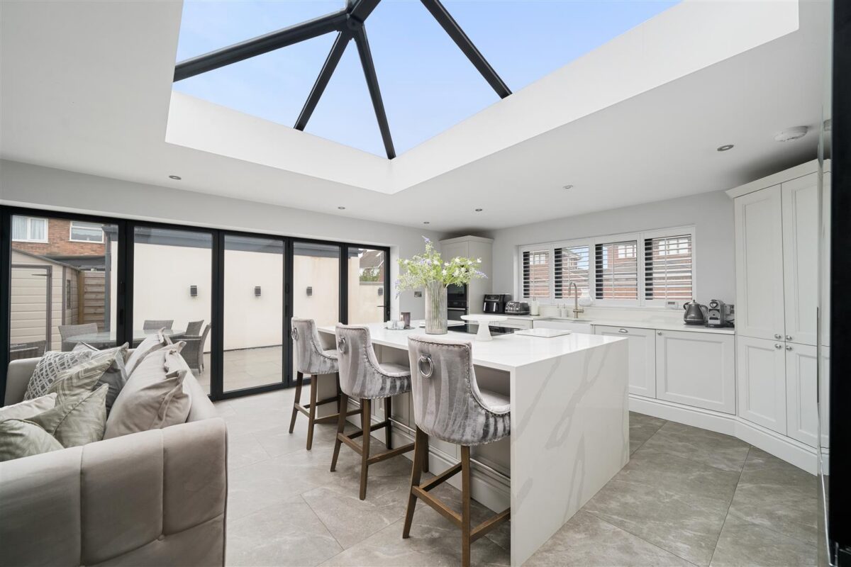 Felsted Drive, Aintree Village