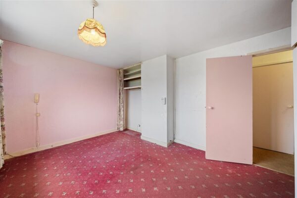 Oriel Drive, Aintree Village