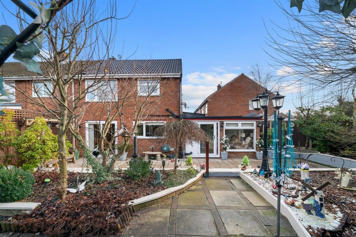 Martland Avenue, Aintree Village