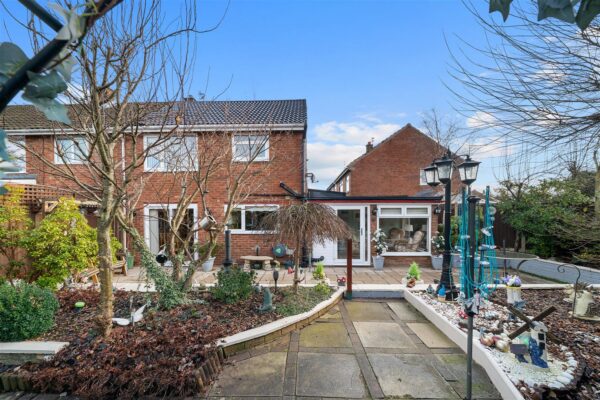 Martland Avenue, Aintree Village