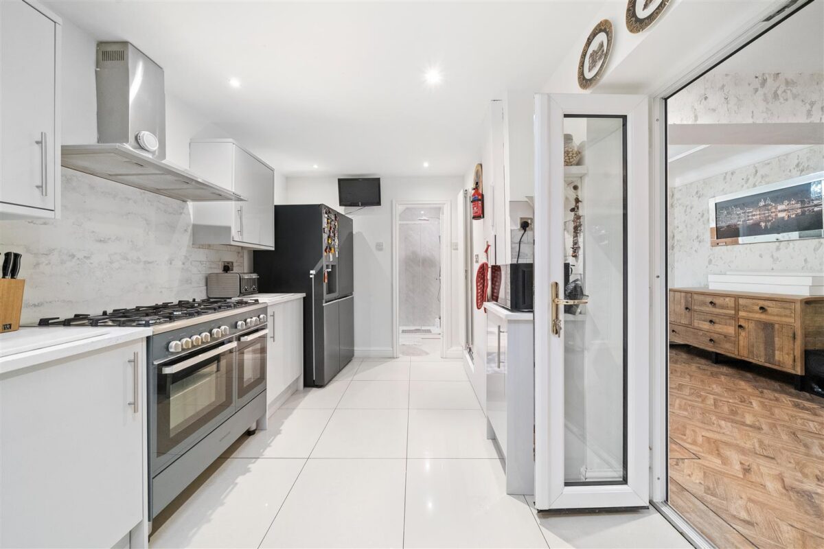 Parkfield Avenue, Netherton