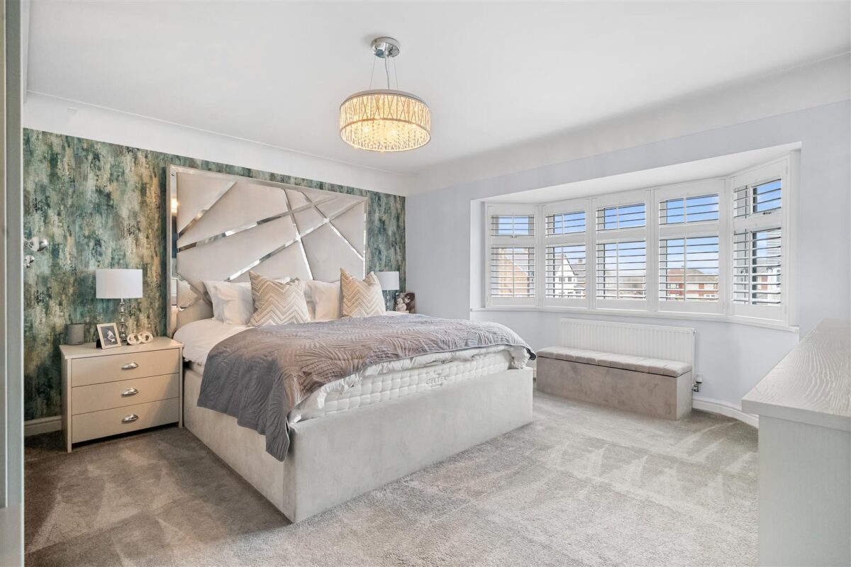 Felsted Drive, Aintree Village