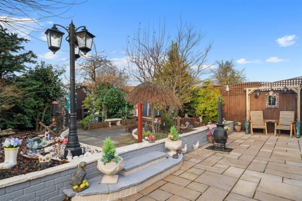 Martland Avenue, Aintree Village