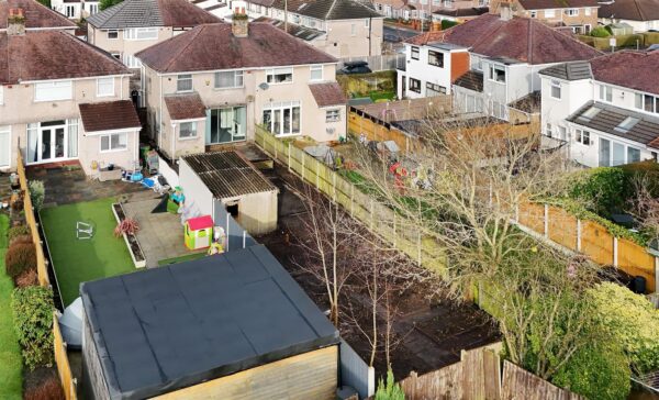 Malvern Grove, Aintree Village