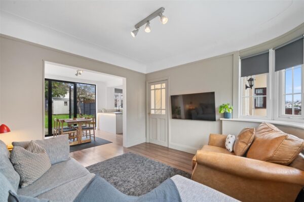 Oriel Drive, Aintree Village