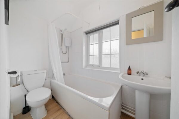 Oriel Drive, Aintree Village