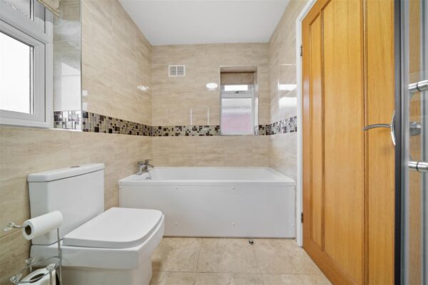 Altway, Aintree Village