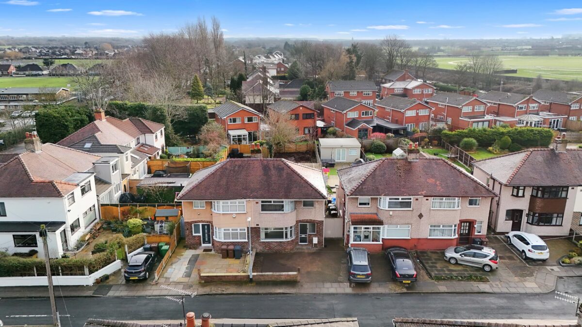 Malvern Grove, Aintree Village