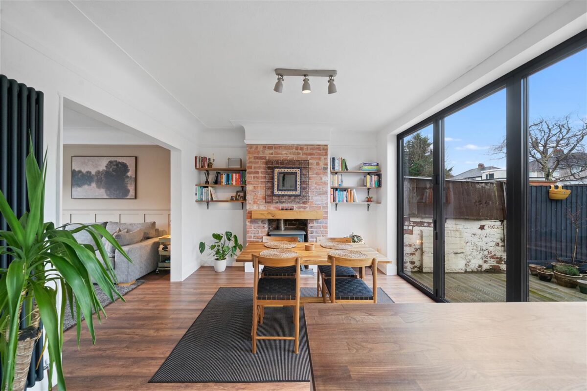 Oriel Drive, Aintree Village