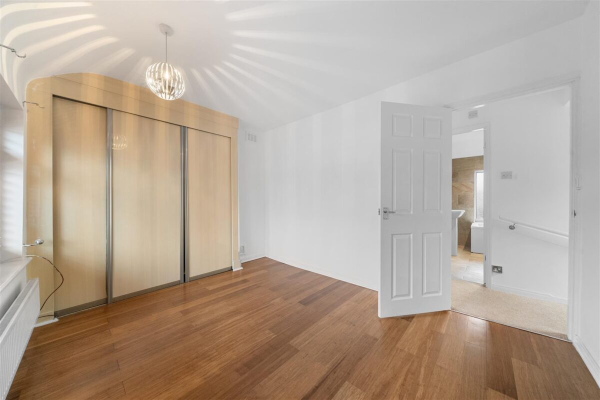 Dereham Crescent, Fazakerley