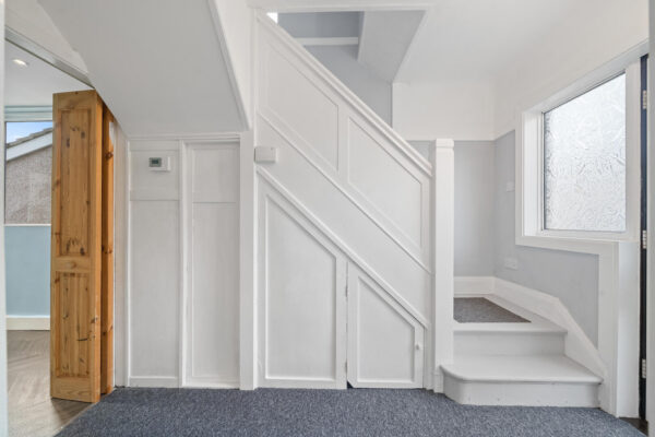 Malvern Grove, Aintree Village