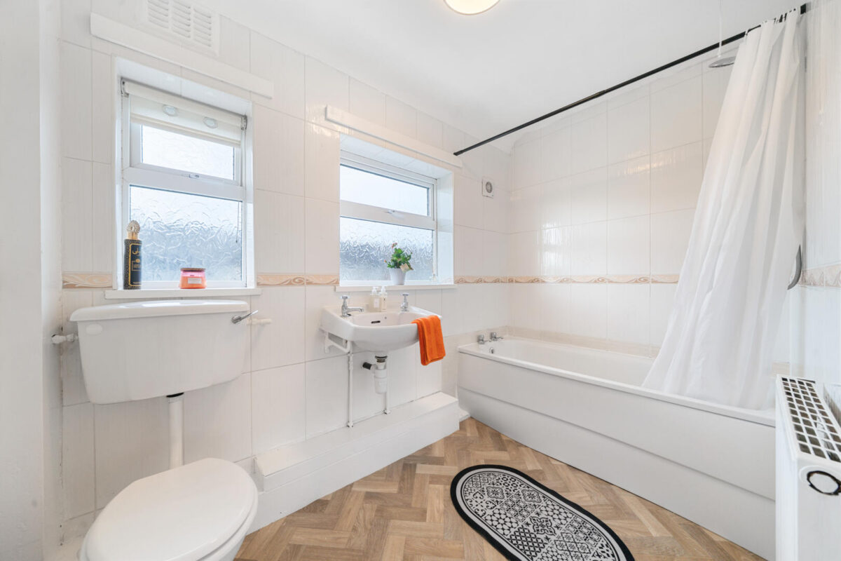 Deerbarn Drive, Old Roan