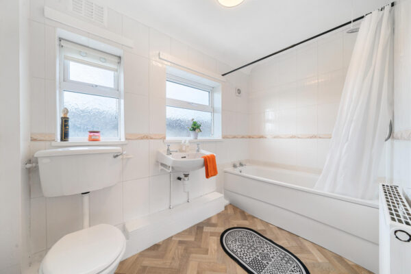 Deerbarn Drive, Old Roan