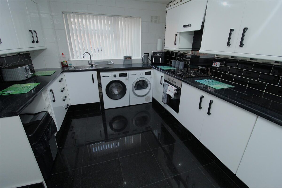 Gray Street, Linacre