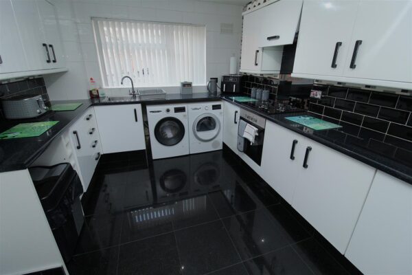 Gray Street, Linacre