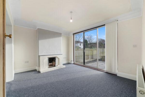 Malvern Grove, Aintree Village