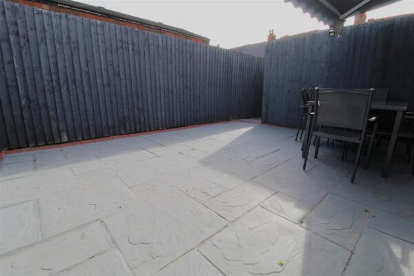 Gray Street, Linacre