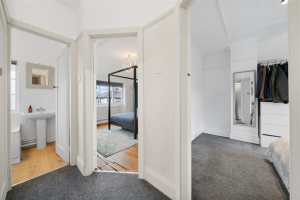 Oriel Drive, Aintree Village