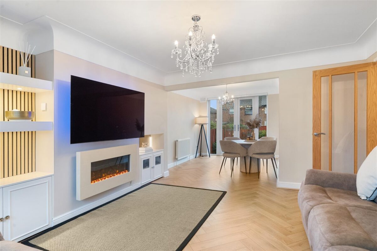 Altway, Aintree Village