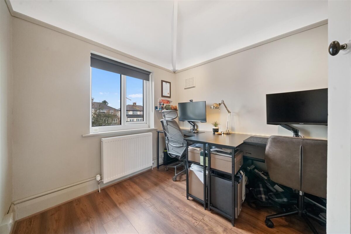 Oriel Drive, Aintree Village