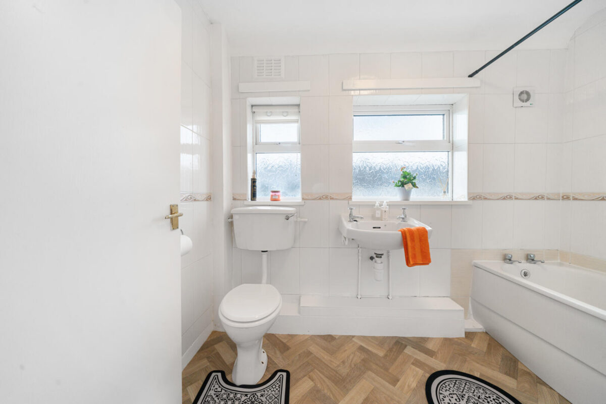 Deerbarn Drive, Old Roan