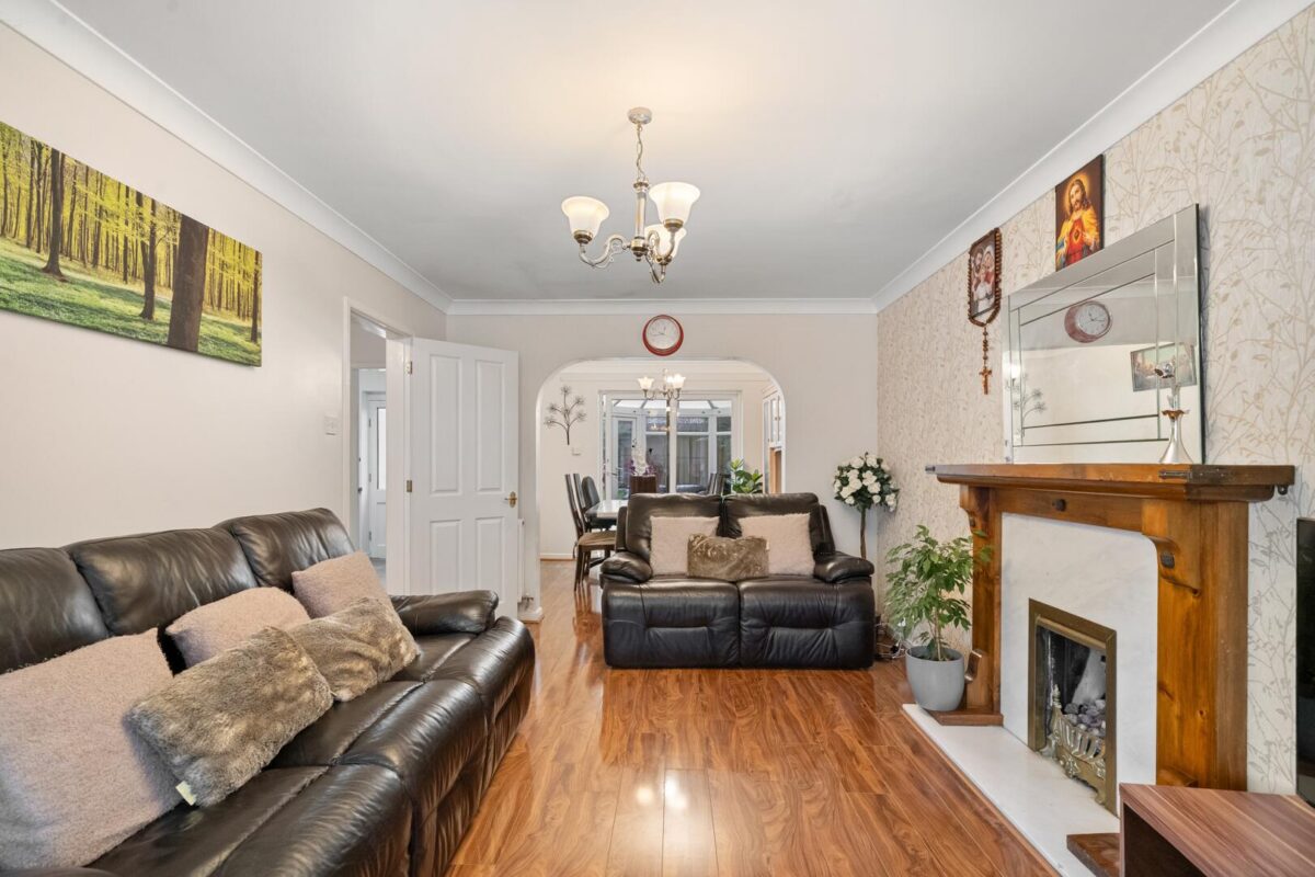 Furlong Close, Aintree