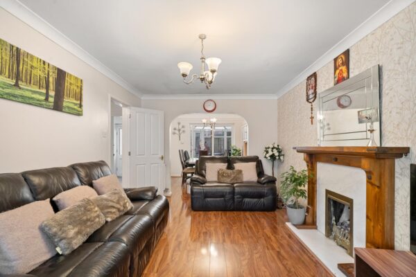 Furlong Close, Aintree