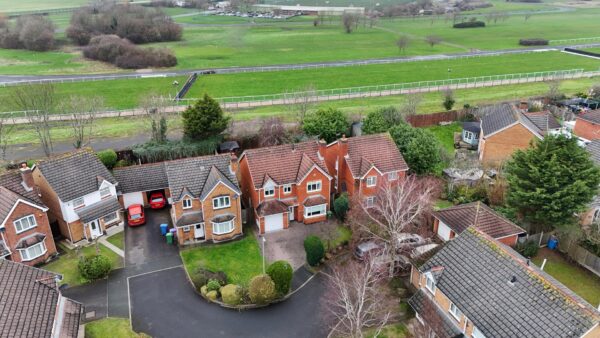 Furlong Close, Aintree