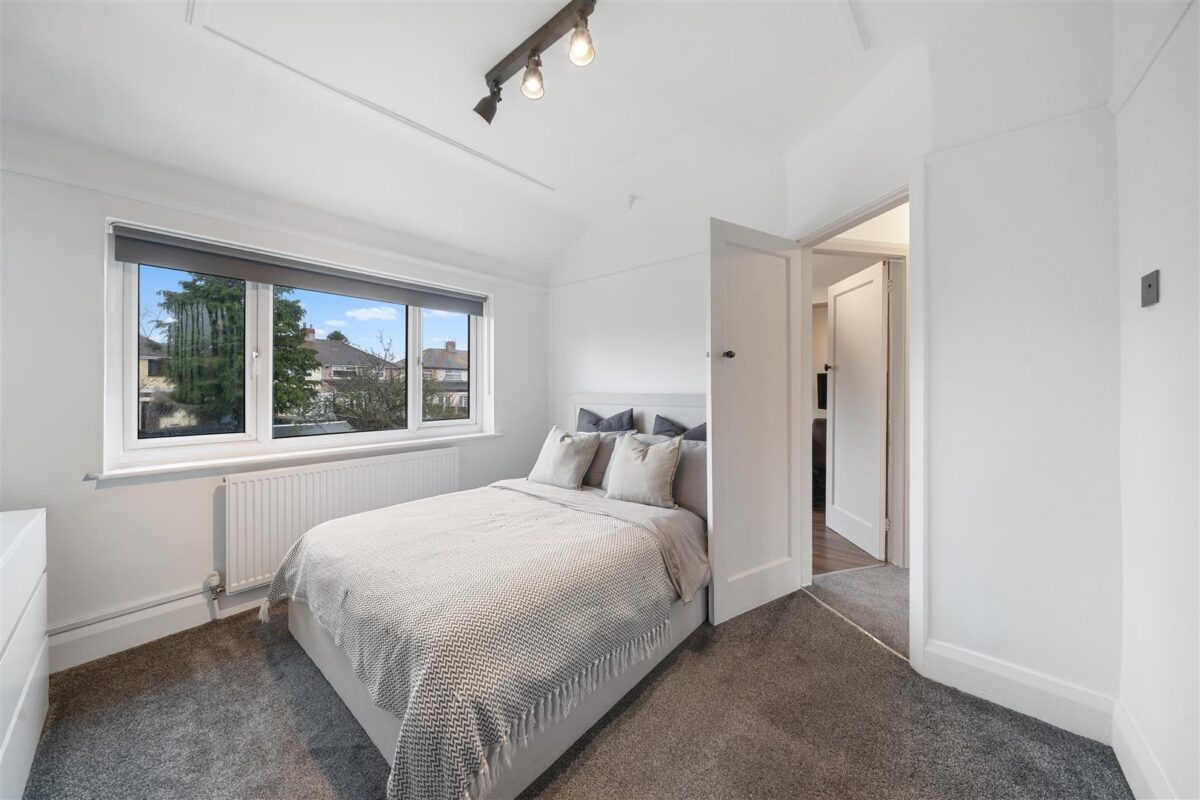 Oriel Drive, Aintree Village