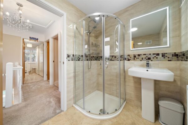 Altway, Aintree Village