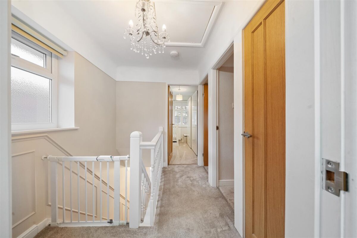 Altway, Aintree Village