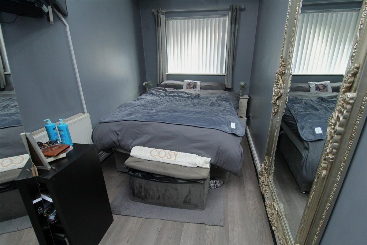 Gray Street, Linacre