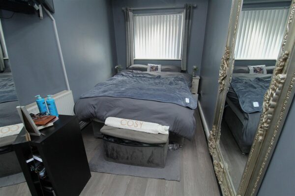 Gray Street, Linacre