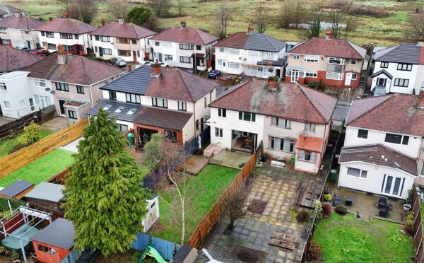 Oriel Drive, Aintree Village