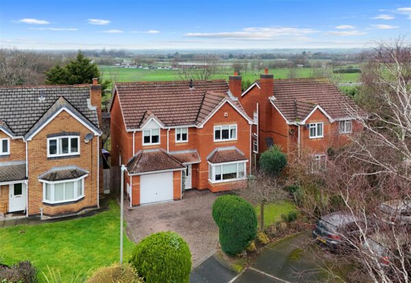 Furlong Close, Aintree