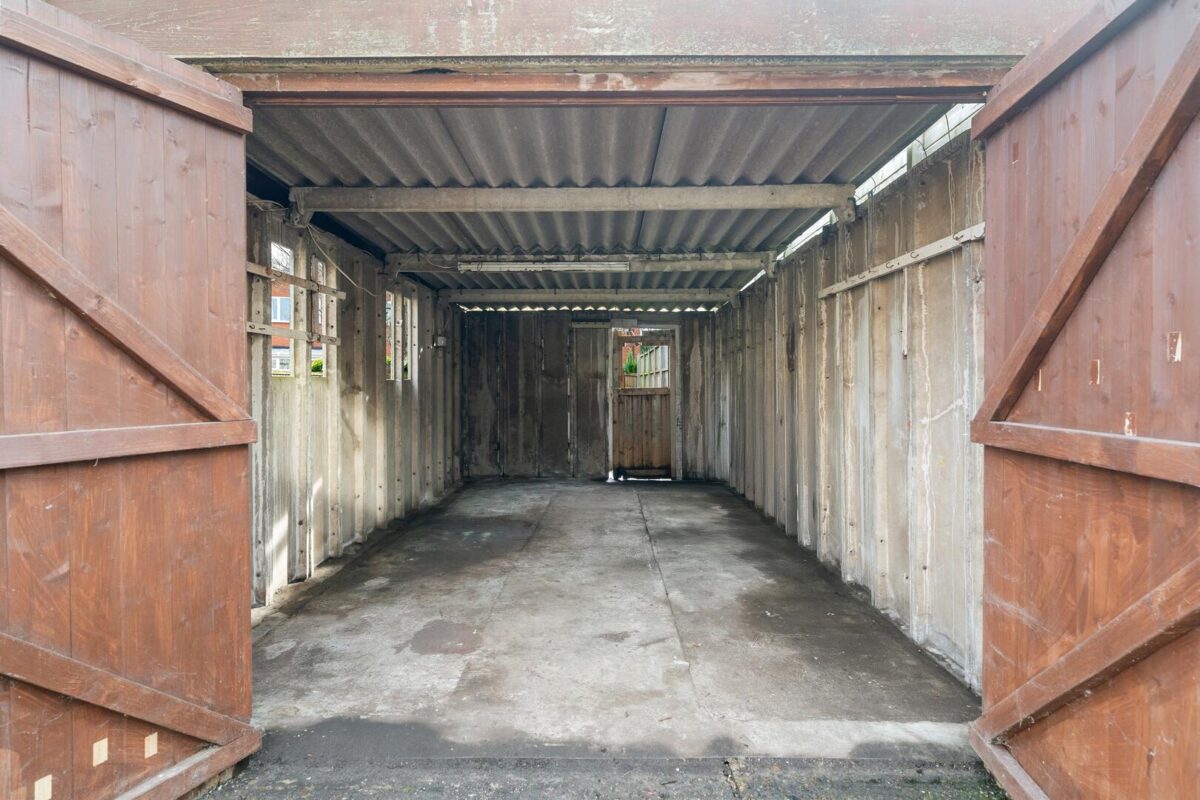 Malvern Grove, Aintree Village