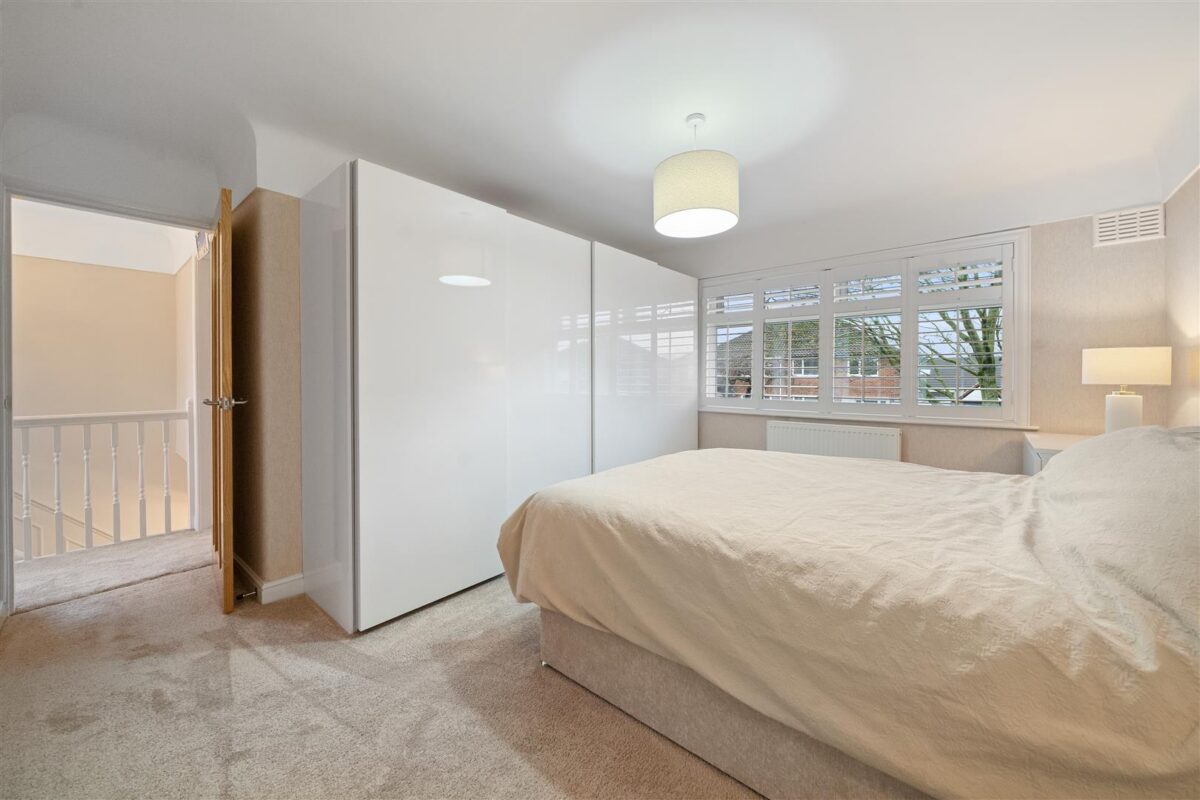 Altway, Aintree Village