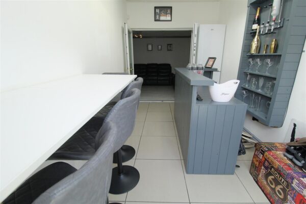 Gray Street, Linacre