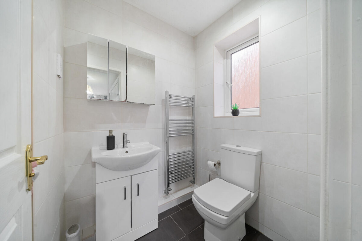 Furlong Close, Aintree