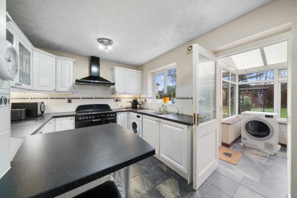 Furlong Close, Aintree