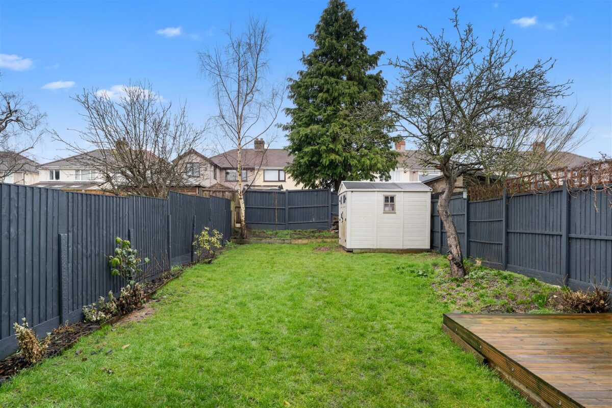 Oriel Drive, Aintree Village