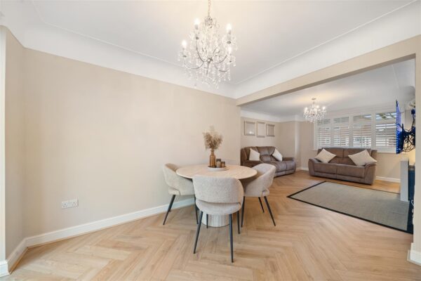 Altway, Aintree Village