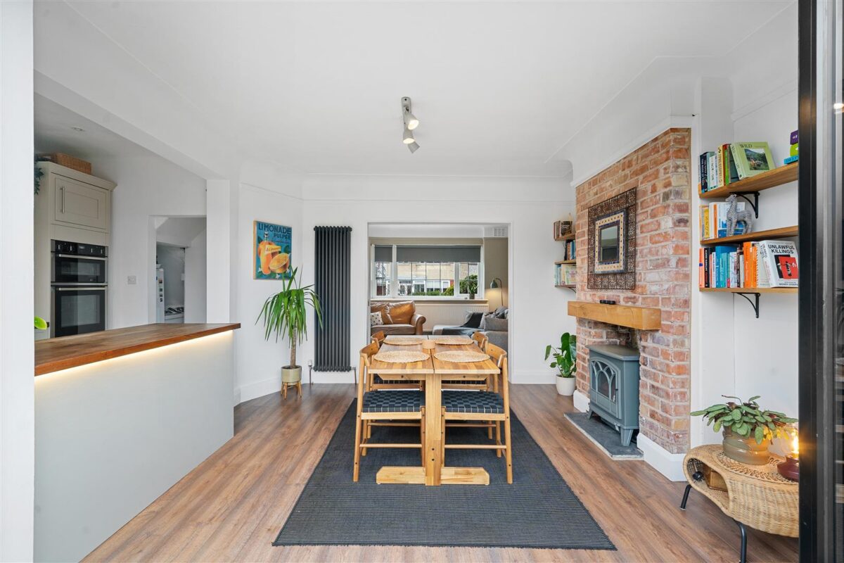 Oriel Drive, Aintree Village