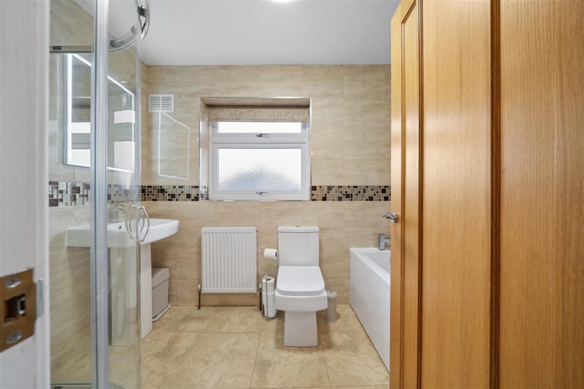 Altway, Aintree Village