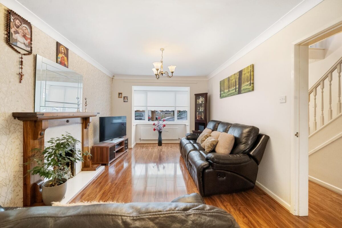 Furlong Close, Aintree