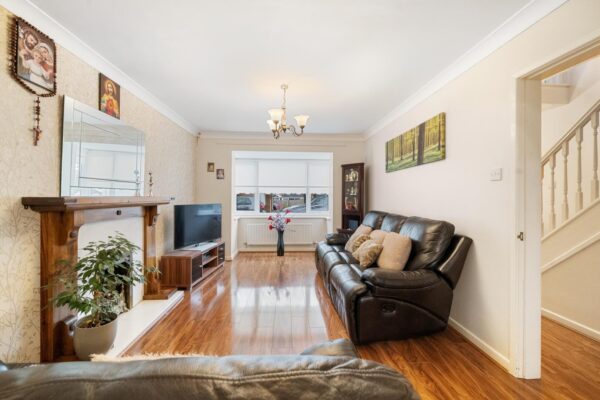 Furlong Close, Aintree