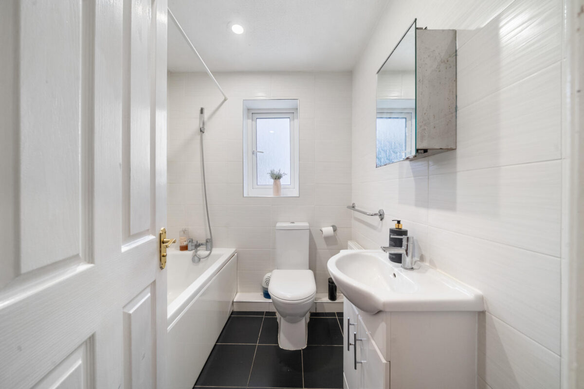 Furlong Close, Aintree