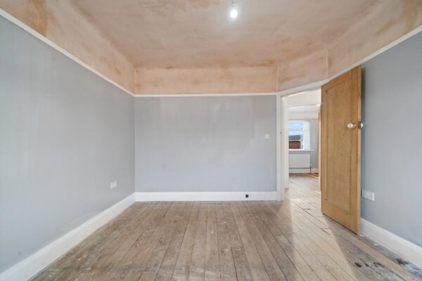 Malvern Grove, Aintree Village